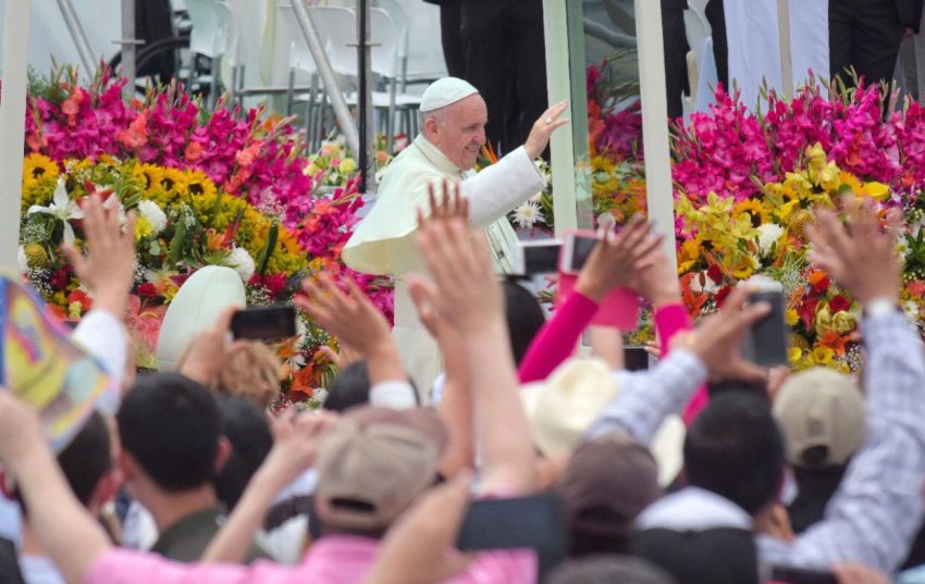 ¡Queridos 'paisas'! Así inició el Papa sus palabras ante religiosos en Medellín