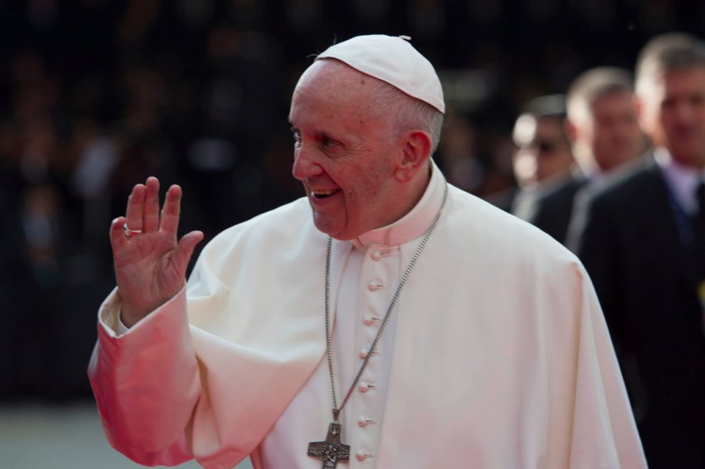 Maduro pide al papa Francisco que ayude a facilitar diálogo en Venezuela