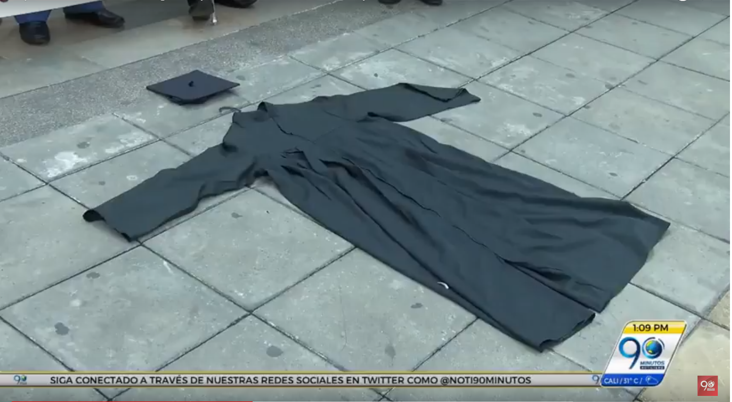Gremio de abogados protestó en el Palacio de Justicia de Cali contra el 'cartel de la toga'