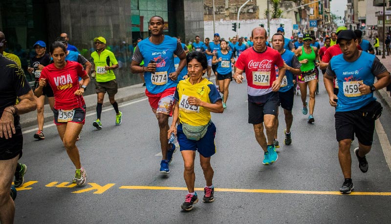En imágenes: 6.000 caleños corrieron en la decimocuarta carrera Allianz 10k de la luz