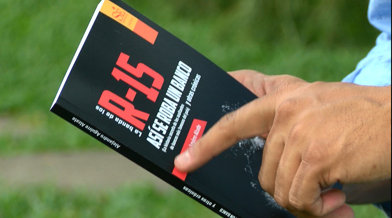 Alejandro Aguirre recrea los asaltos de Banda de los R-15 en su nuevo libro