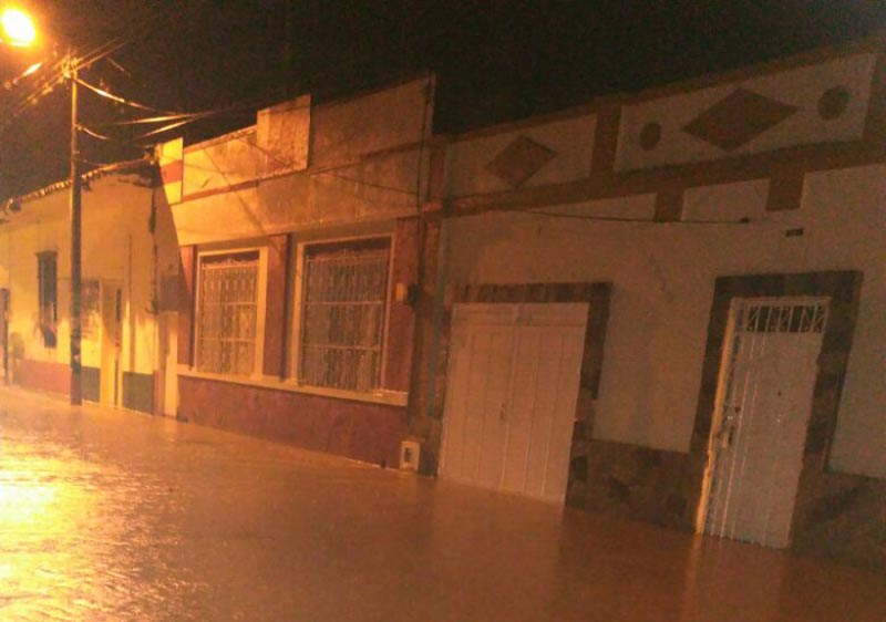 Fuertes lluvias provocaron la inundación de cuatro barrios de Riofrío, centro del Valle