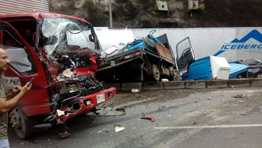 Aparatoso accidente en la vía Buga - Loboguerrero deja un muerto