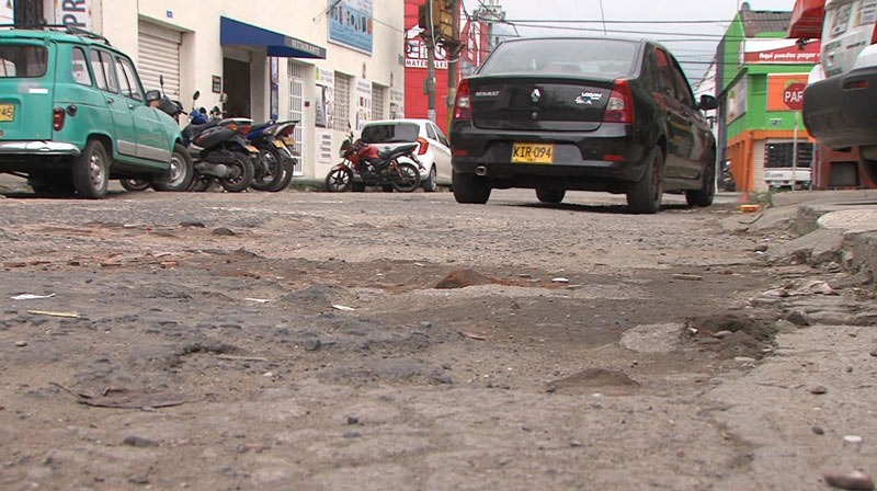 Comerciantes del barrio San Nicolás esperan reparación de sus calles desde hace 10 años