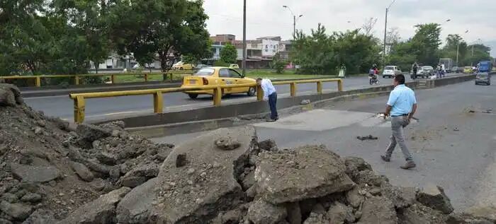 Puente sobre avenida Simón Bolívar será demolido por fallas estructurales