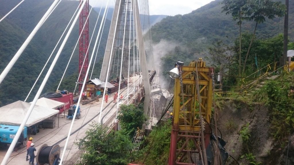 Al menos 9 muertos por desplome de puente en la vía Bogotá- Villavicencio