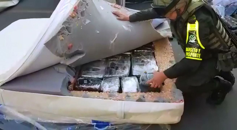Narcocolchones: caen 500 kilos de marihuana camuflada en colchones en vía a Palmira