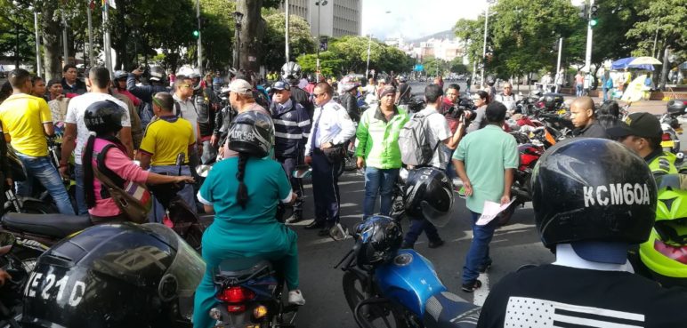siguen-protestas-de-motociclistas-en-cali-por-dificultades-en-adquisicion-del-soat-03-08-2022