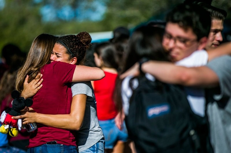 Autoridades de EEUU revelan identidad de las 17 víctimas en colegio de Florida