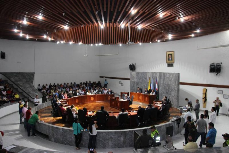 En plena sesión del Concejo de Cali, interrumpen a Concejala María Isabel Moreno con comentario ofensivo