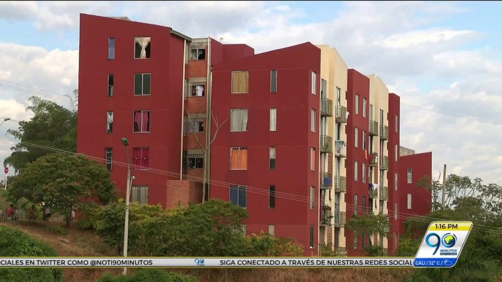 Alcaldía de Cali gestionará recursos para reanudar obras en Altos de Santa Elena