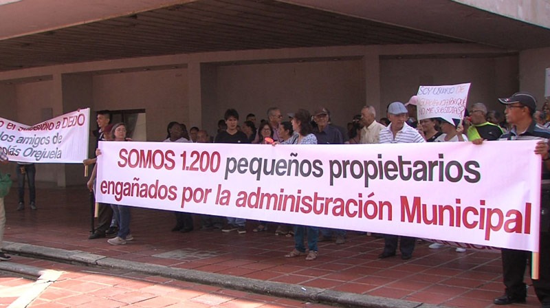 Pequeños propietarios del Mío protestaron por problemas financieros del sistema