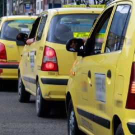 Taxistas de Cali exigen igualdad para transportar 4 pasajeros con nueva normativa