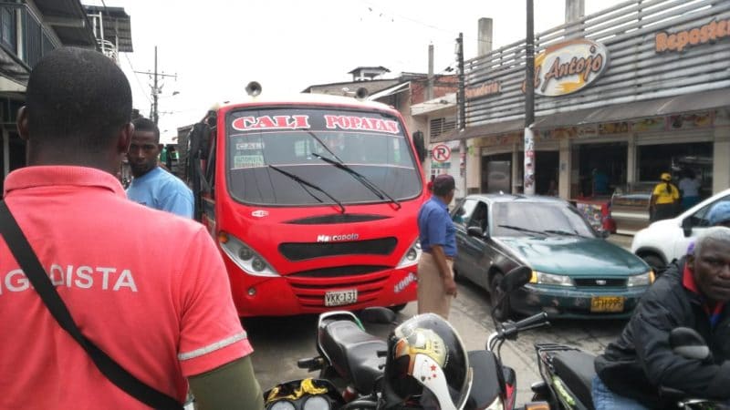Conductores de transporte público de Puerto Tejada en paro por ‘piratería’ en el municipio