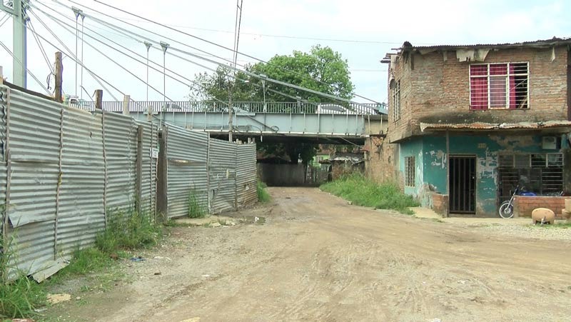 Comunidad denuncia que por obras del Puente de Juanchito sus casas están averiadas