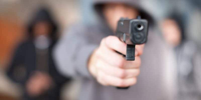 Hombres armados robaron e intimidaron a trabajadores de banco al norte de Cali