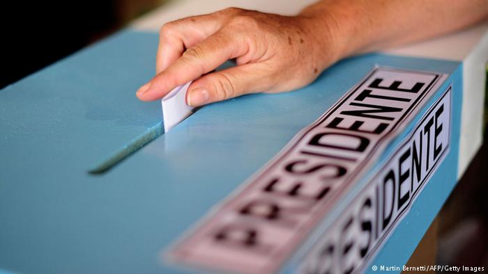Cómo un voto extranjero influye en las elecciones de Colombia
