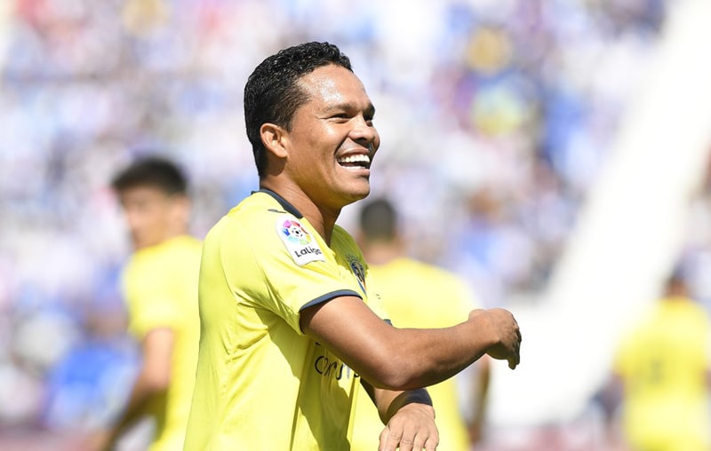 Carlos Bacca va tras Falcao para ser el máximo goleador colombiano en España