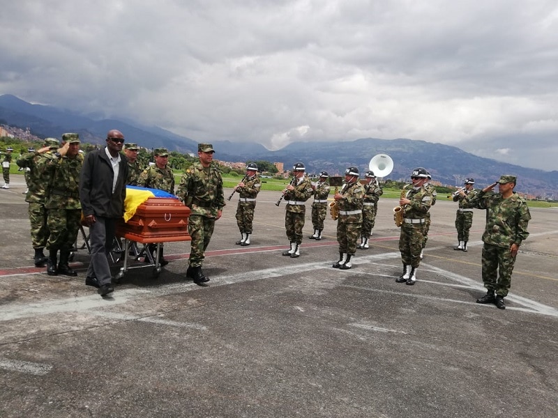 Rinden honores a militares muertos tras siniestro de helicóptero en Argelia, Cauca