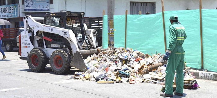 Empresa de aseo retiró media tonelada de residuos sólidos en barrio San Pascual de Cali