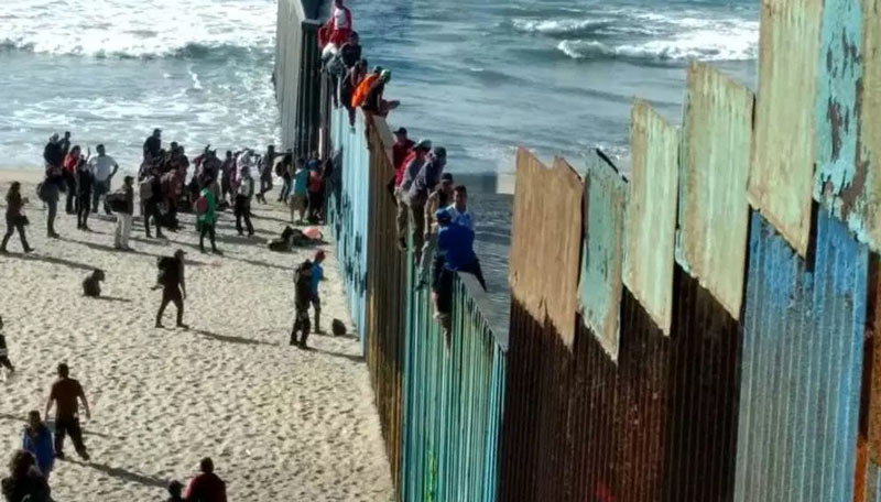 Caravana de migrantes lleg a Tijuana en la frontera de M xico con