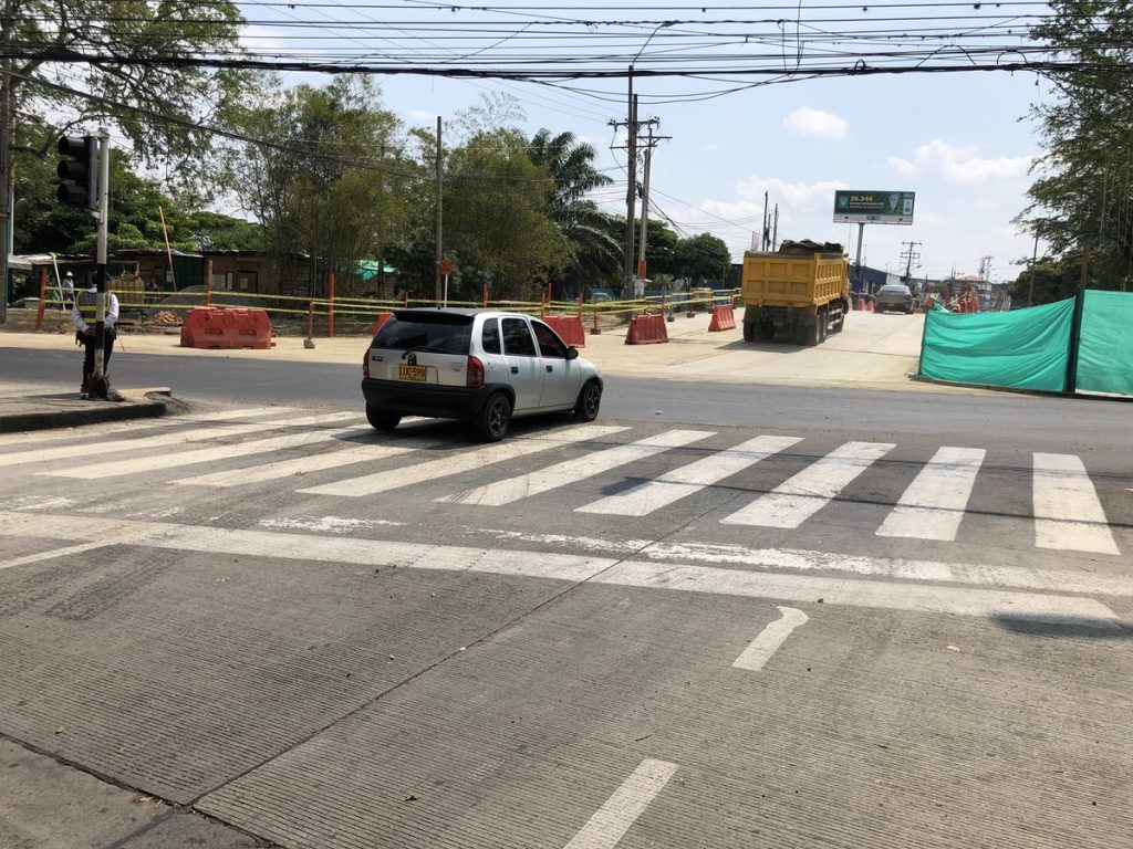 Habilitan paso sobre el puente de la calle 21, norte de Cali