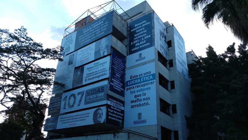 Edificio Mónaco, hogar de Pablo Escobar, amaneció rindiendo tribuno a sus víctimas