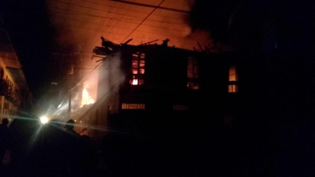 Voraz incendio consumió al menos 12 viviendas de El Cairo, Norte del Valle