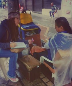 Ellas embellecen la vida en la calle 12