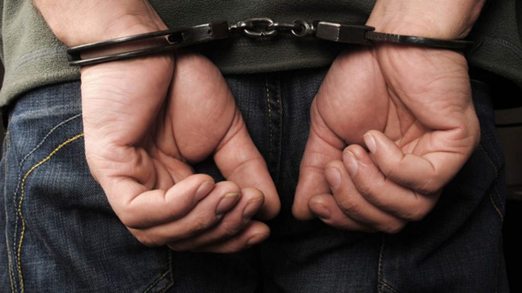 Cárcel a hombre que robó relojes, celulares y dinero a pasajeros de bus en Cali