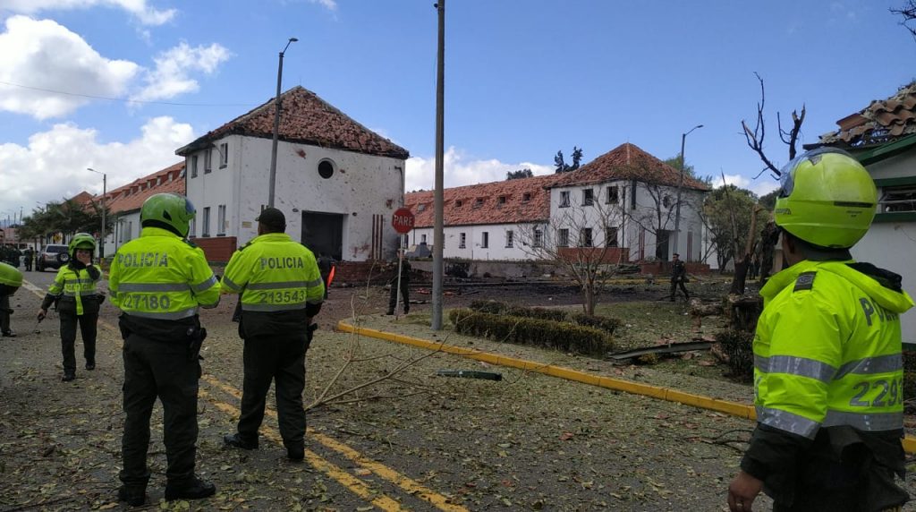 Al menos 5 muertos por explosión de carro bomba en Escuela de Policía de Bogotá
