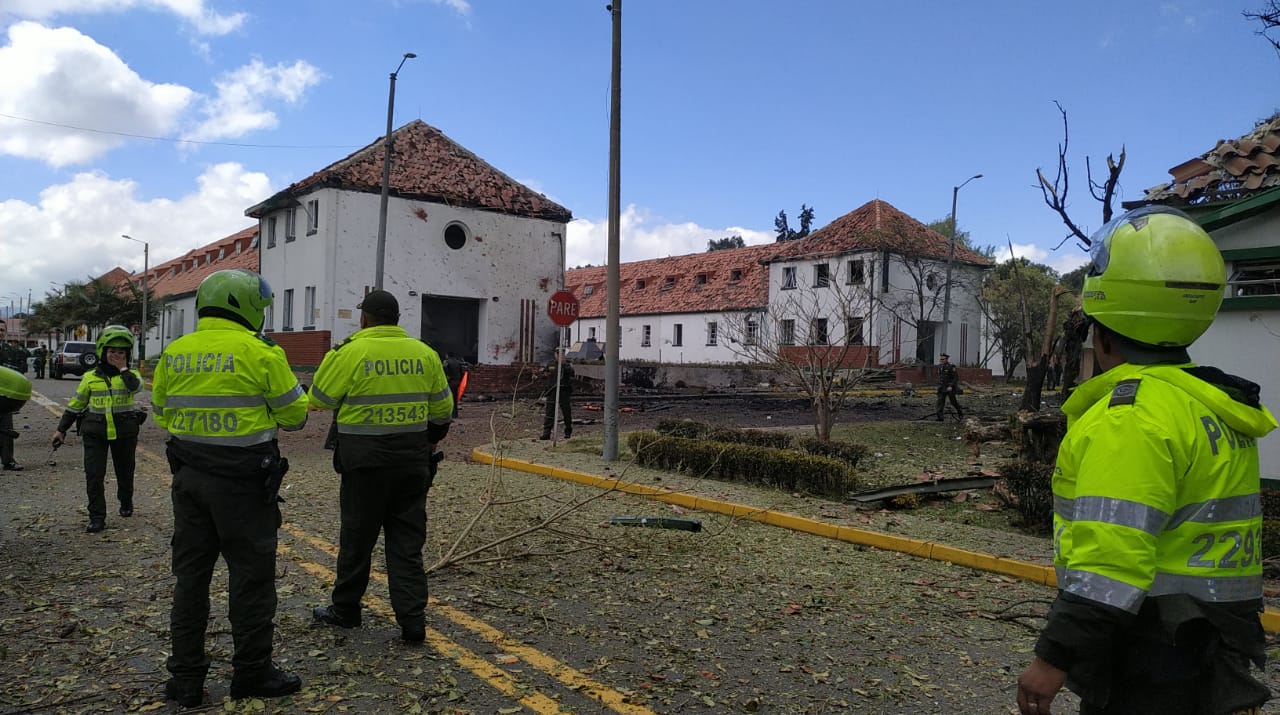 Al menos 5 muertos por explosión de carro bomba en Escuela de Policía de Bogotá