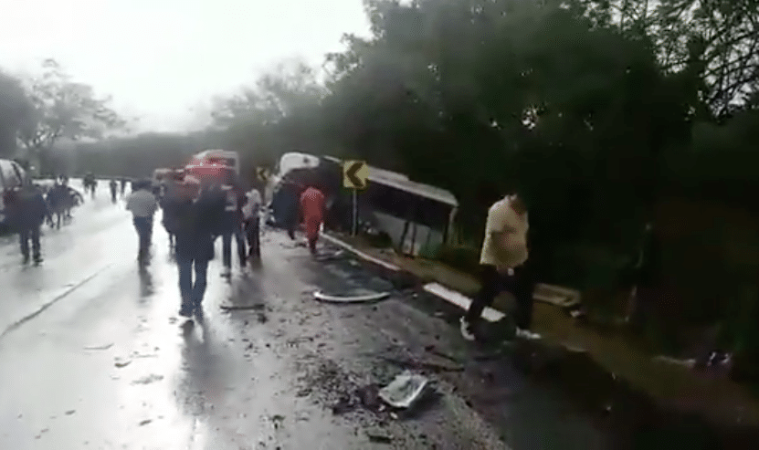 Accidente de tránsito dejó 13 personas heridas en la vía La Tebaida- La Paila