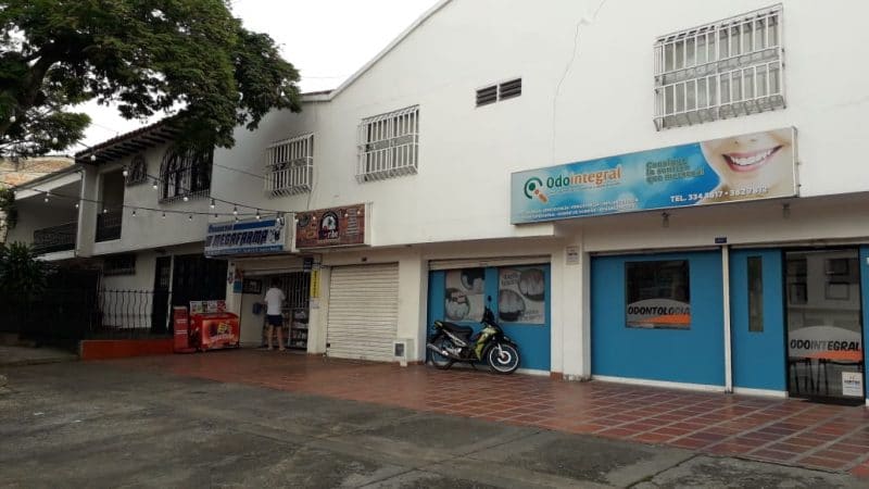 Reportan atraco masivo en restaurante de comidas rápidas en barrio Colseguros