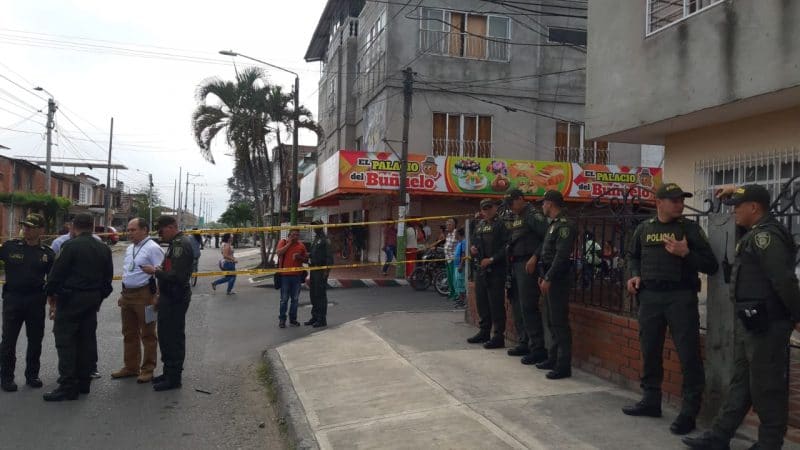 Cruce de disparos en panadería de Candelaria dejó dos muertos y tres heridos