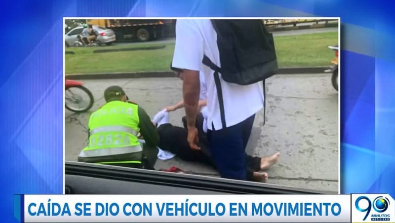 Metrocali investiga caída de una mujer de un bus del Mío en movimiento