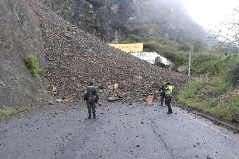 Nueva Complicacion Para Narino Derrumbe De Tierra Dificulta Movilidad En La Region