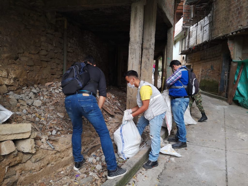 Antes del invierno, realizan jornada de limpieza en quebrada Isabel Pérez de Cali