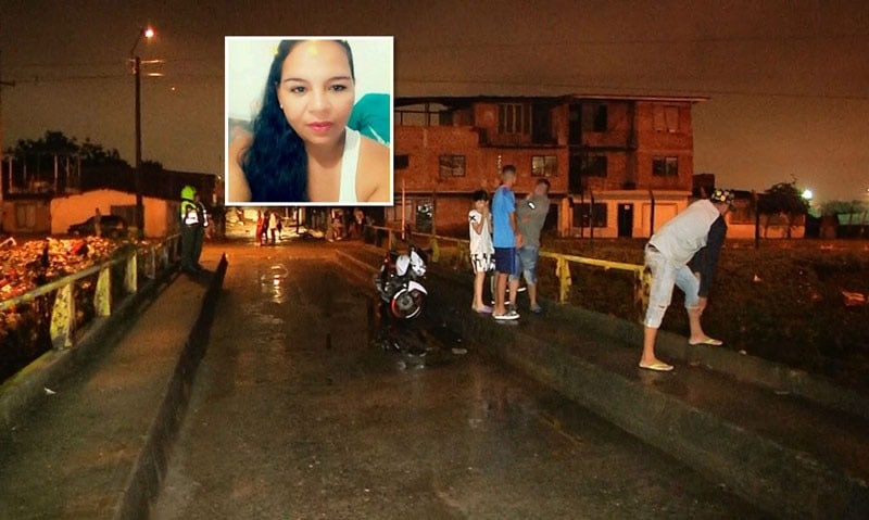 Bomberos buscan a mujer que cayó a canal de aguas lluvias en Cali