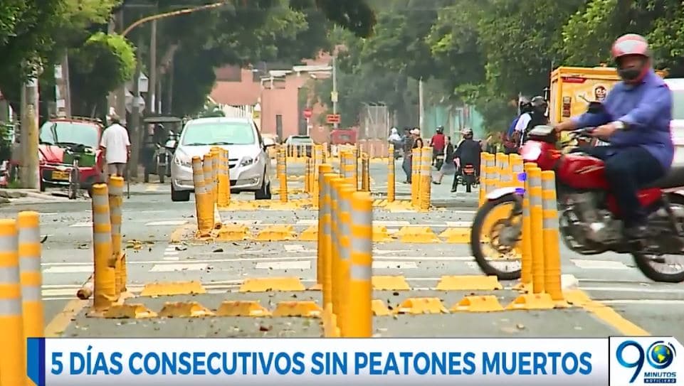 Caleños denuncian que nuevos elementos de señalización fueron instalados sobre huecos