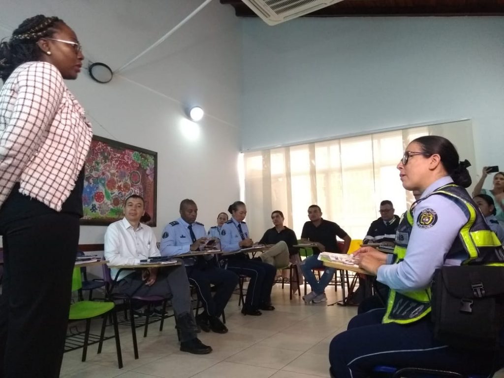 Alcaldía de Cali inició capacitación a agentes de tránsito en normas de equidad de género