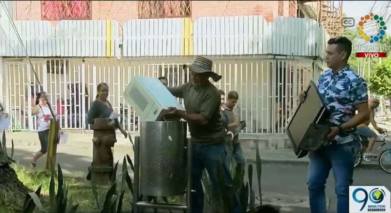 Vecinos de barrio de Cali denuncian daño de electrodomésticos por cortes de energía