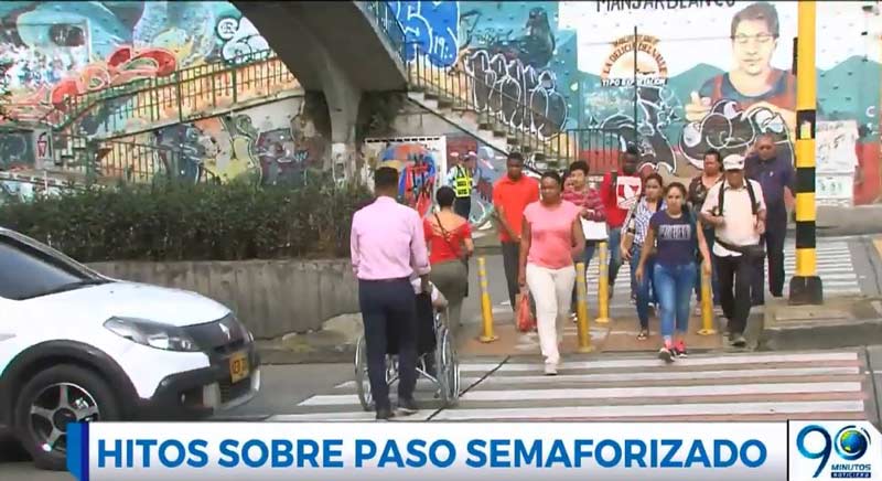 Personas con discapacidad se quejan por hitos instalados en semáforo de la Calle 5