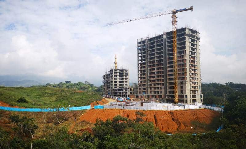 Polémica por obra de apartamentos en Cali que estarían invadiendo el Zanjón del Burro