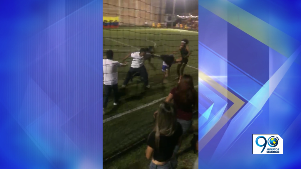 Video: Bochornosa pelea de mujeres en un partido en El Cerrito
