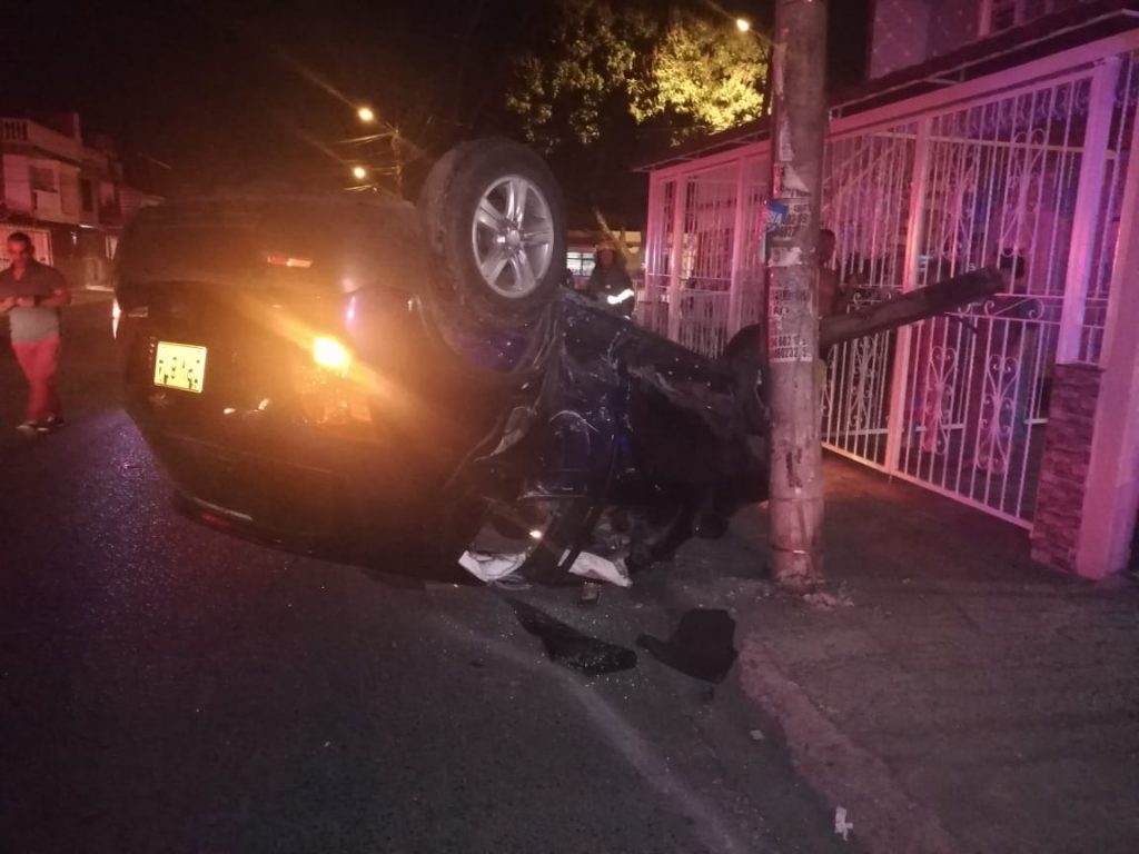 Accidente de tránsito dejó cinco jóvenes heridos en el barrio El Jardín