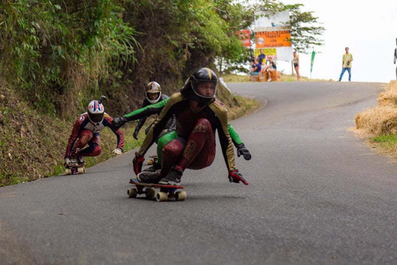Campeonato Mundial de Downhill Skateboarding se apoderó de las vías del Valle