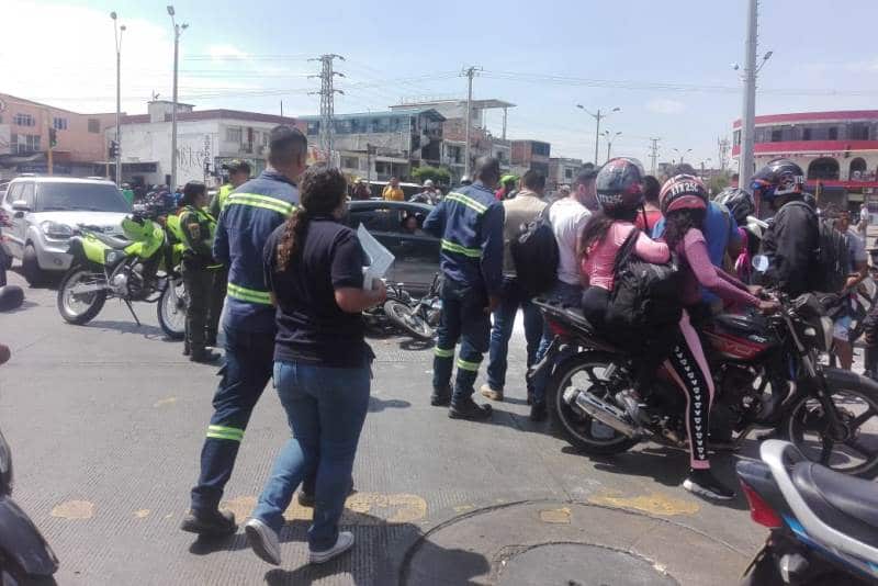 Identifican a motociclista que murió atropellado por bus del Mío cerca a Comfandi El Prado