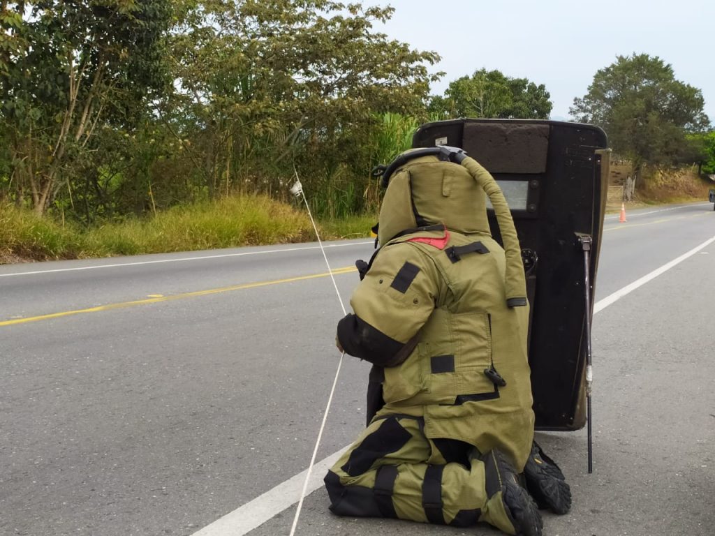 Ejército Nacional frustró atentado con explosivos en vía panamericana, en Cauca