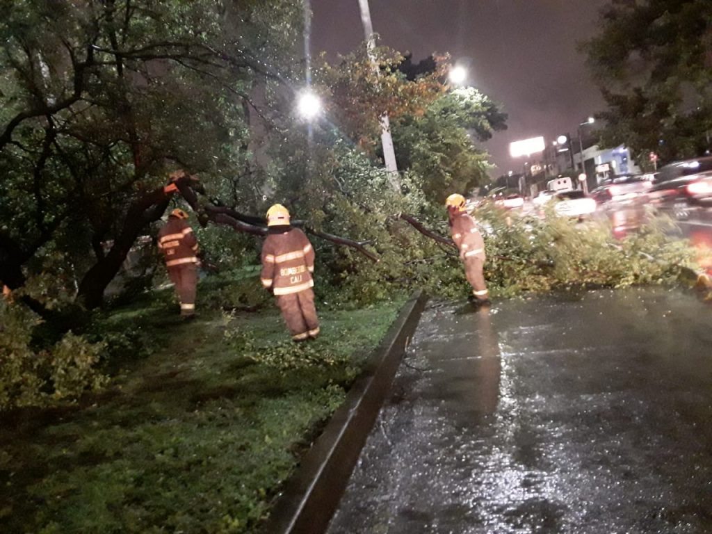 Fuerte aguacero en Cali provocó emergencias en diferentes sectores de la ciudad